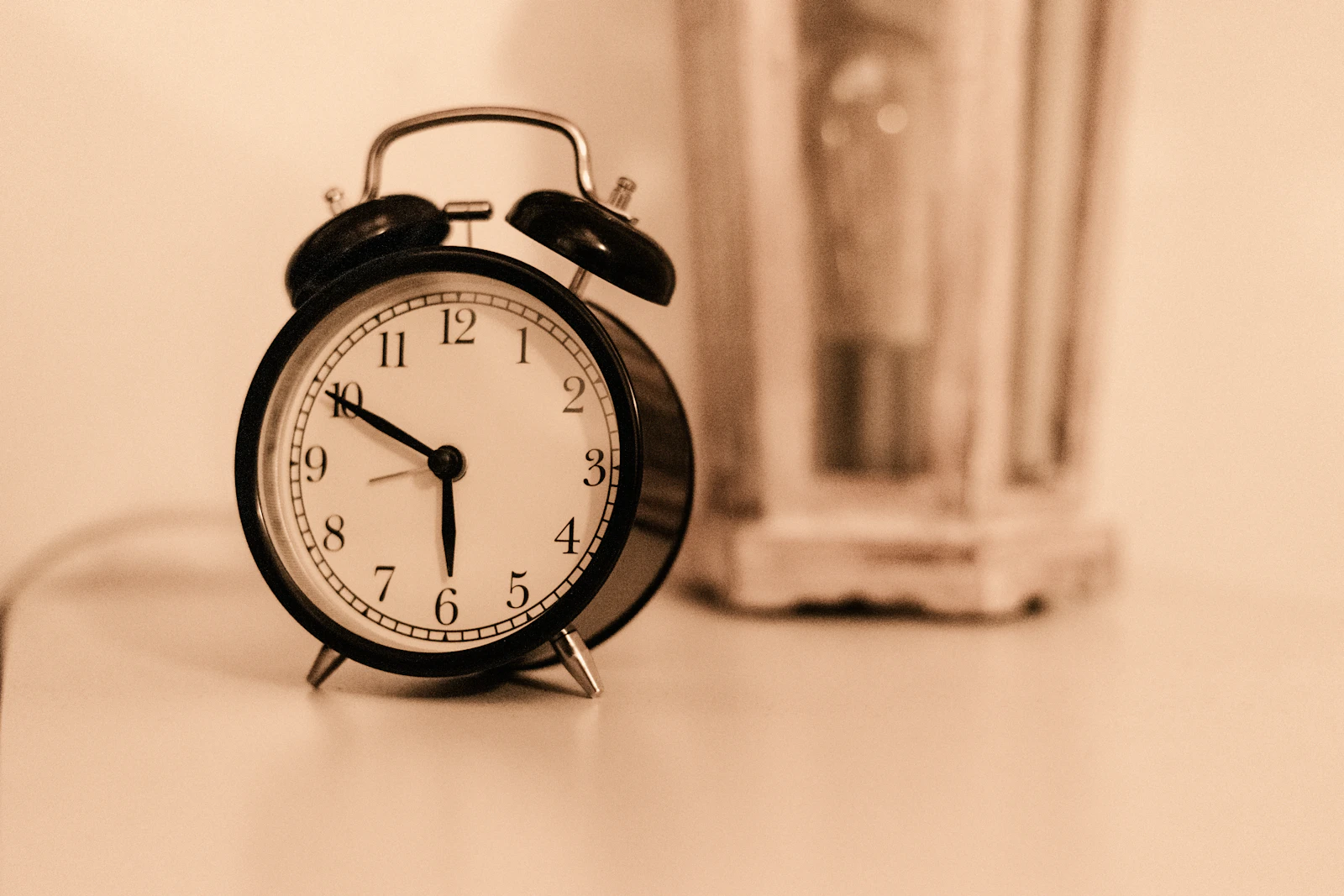 A classic ringing alarm clock